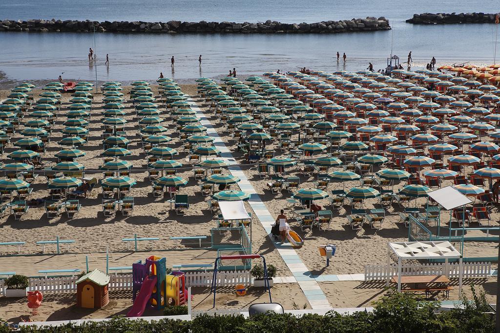 Hotel Villa Sole Resort Bellaria-Igea Marina Exterior foto